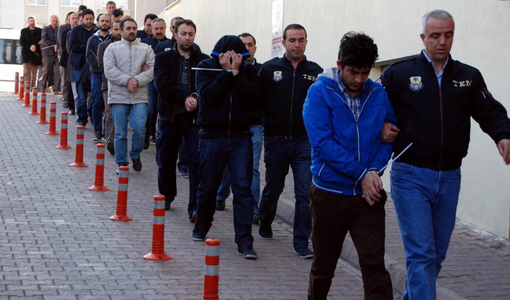 Türkei: Tausende Festnahmen und Entlassungen