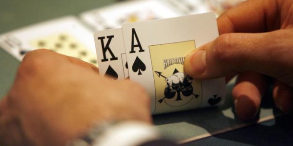 Mit Blick ins Hirn Bluff beim Poker vorhersehen