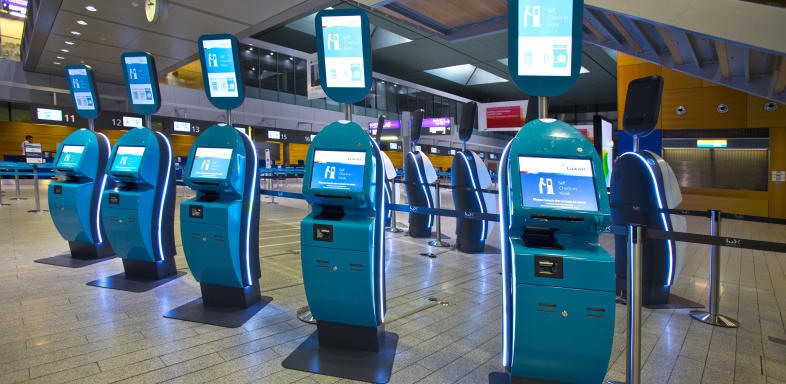 Selbstbedienung am Check-in-Automaten