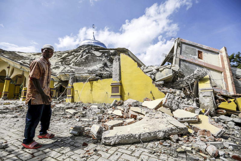 97 Tote nach Erdbeben in Indonesien