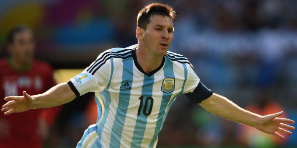 Messi schießt Argentinien ins WM-Achtelfinale