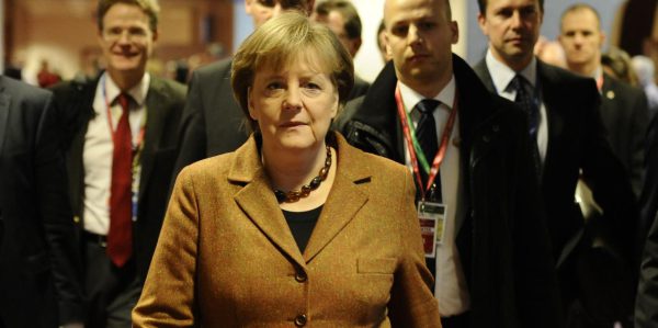 Merkel macht Front gegen Hollande