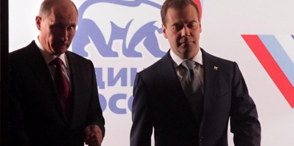 Medwedew schlägt Putin als Kandidaten vor