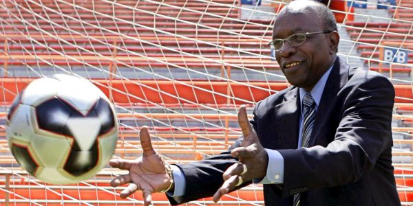 FIFA- Vizepräsident tritt zurück