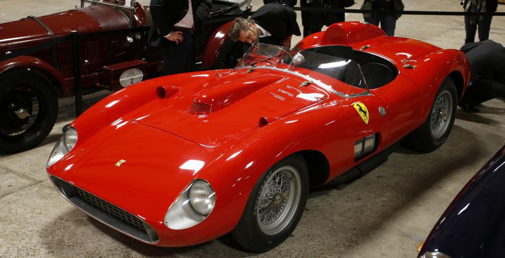 Ferrari in Paris für 32 Millionen Euro versteigert