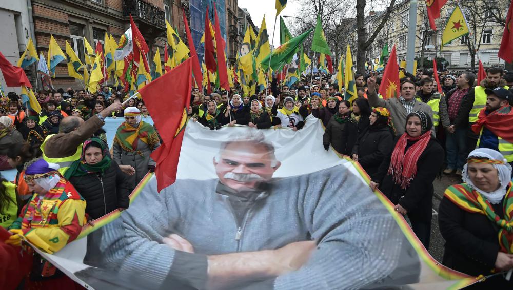 Tausende Kurden fordern  Freilassung von Öcalan