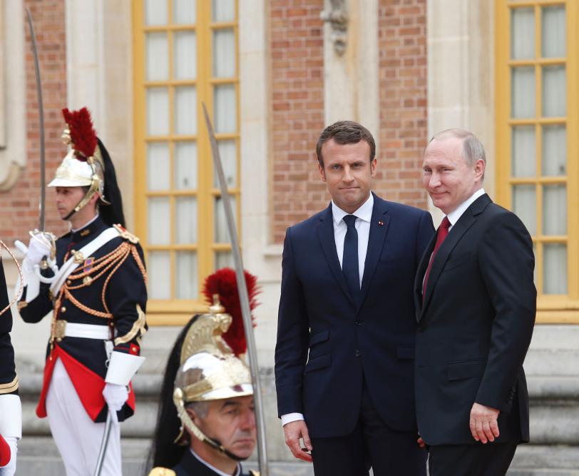 Putin trifft Macron in Versailles