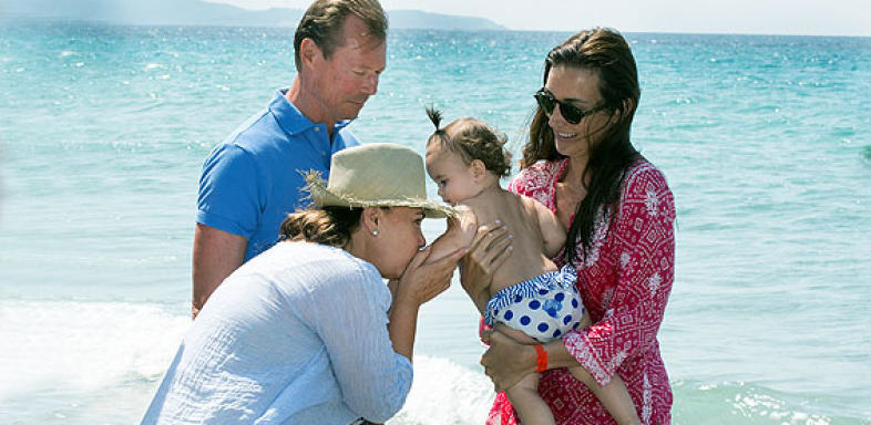 Großherzogliche Familie entspannt im Urlaub