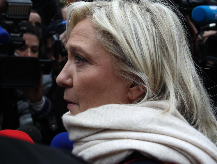 Le Pen peilt Sieg an