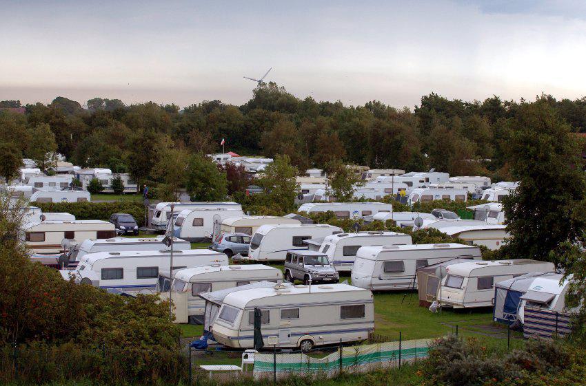 Über 60 Menschen auf Camping vergiftet