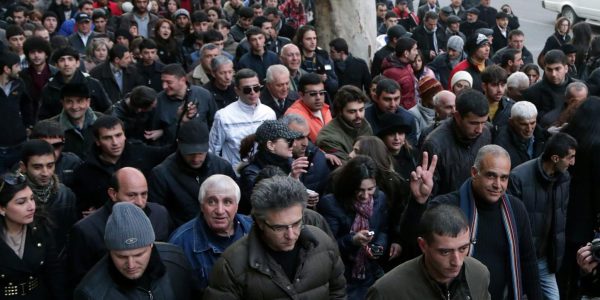 Armenier protestieren gegen Ergebnis