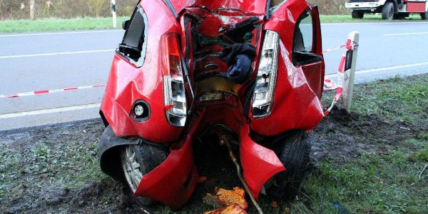 Fahranfänger stirbt bei Verkehrsunfall
