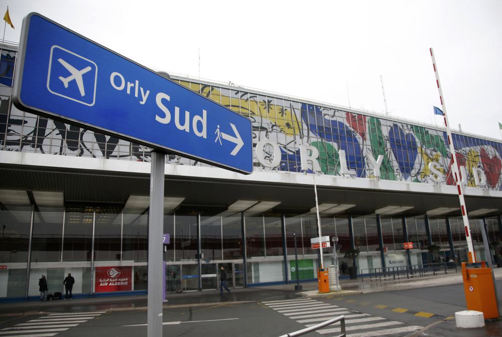 Mann am Flughafen Paris-Orly niedergeschossen