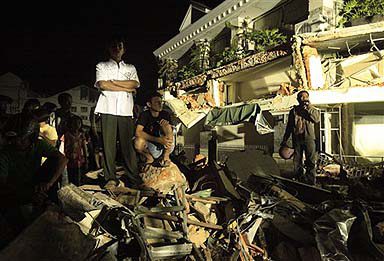 Séisme en Indonésie: entre 3.000 et 4.000 personnes sous les décombres