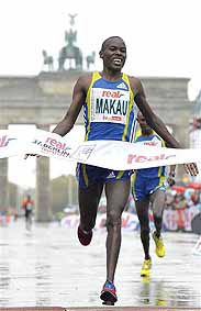 Patrick Makau gewinnt den 37. Berlin-Marathon