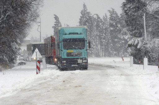 Heftiger Schneefall sorgt für Chaos in Belgien