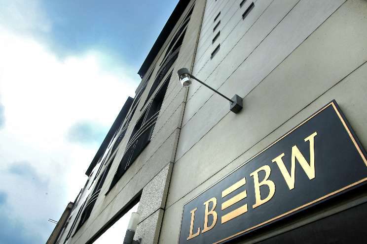LBBW leidet an einbrechenden Erträgen