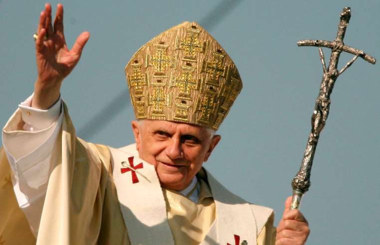 Papst lockert absolutes Verbot von Kondomen