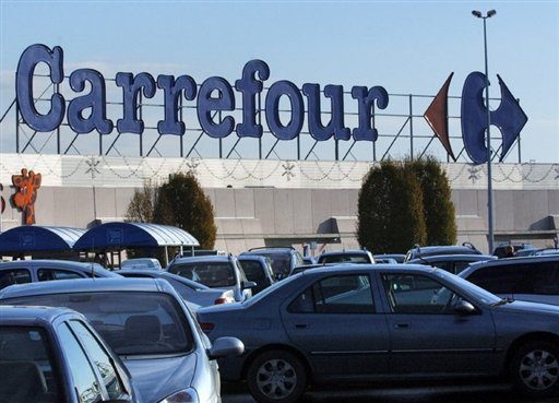 Lyon: un jeune homme meurt asphyxié après son interpellation à Carrefour