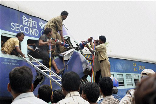 Mindestens acht Tote bei Zugunglück in Indien