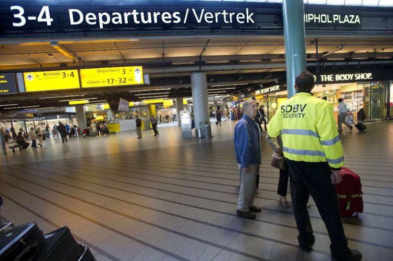 Terrorverdächtiger auf Amsterdamer Flughafen festgenommen