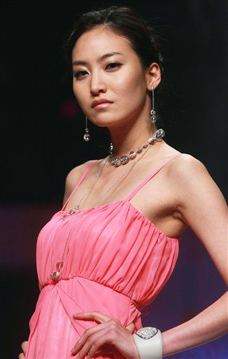 La Coréenne Daul Kim, jeune mannequin vedette, s’est suicidée à Paris