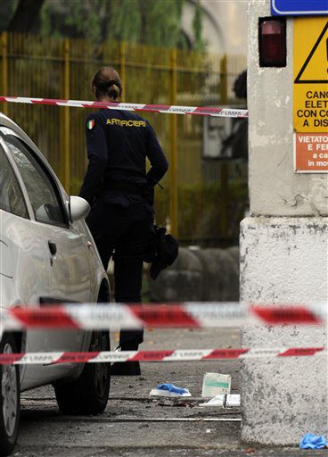 Italie: un attentat devant une caserne fait deux blessés