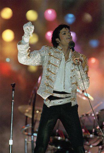 Handschuh von Michael Jackson für 190.000 Dollar versteigert