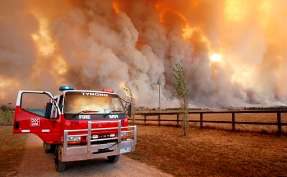 Buschbrände in Australien jagen Hunderte in die Flucht
