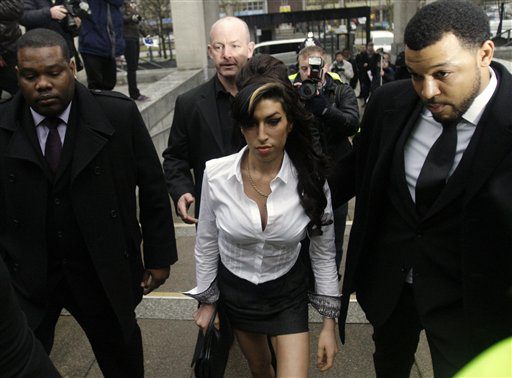 Amy Winehouse muss für Angriff auf Theatermitarbeiter zahlen