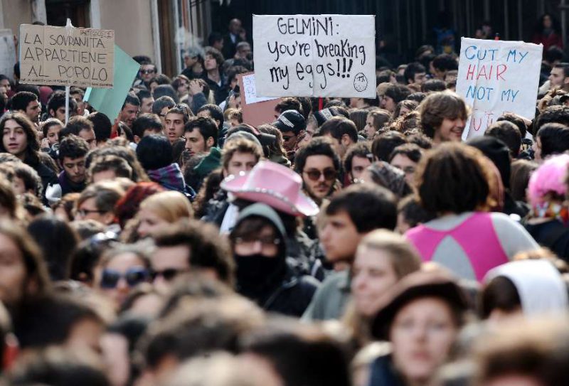 Massive Proteste gegen Berlusconi-Regierung