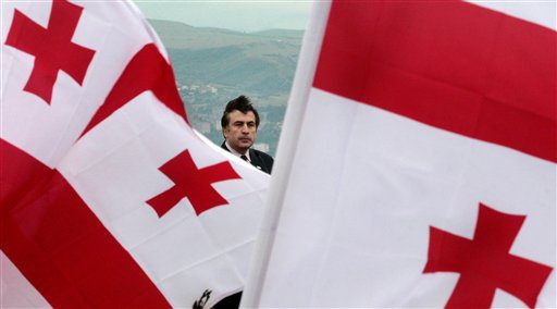 Géorgie: l’opposition mobilise 50.000 personnes contre Saakachvili