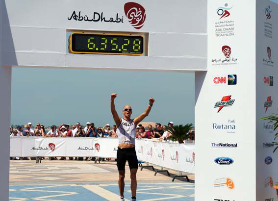 TRIATHLONPREMIERE in Abu Dhabi: Platz zwei für Dirk Bockel „ein voller Erfolg“
