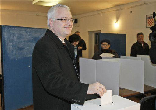 Sozialdemokrat Josipovic führt nach erster Runde von Präsidentenwahl