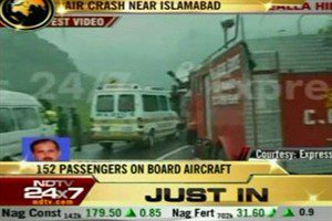 Flugzeug mit 152 Insassen in Pakistan abgestürzt