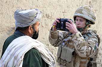 Offensive en Afghanistan: l’Otan satisfait, malgré les victimes civiles