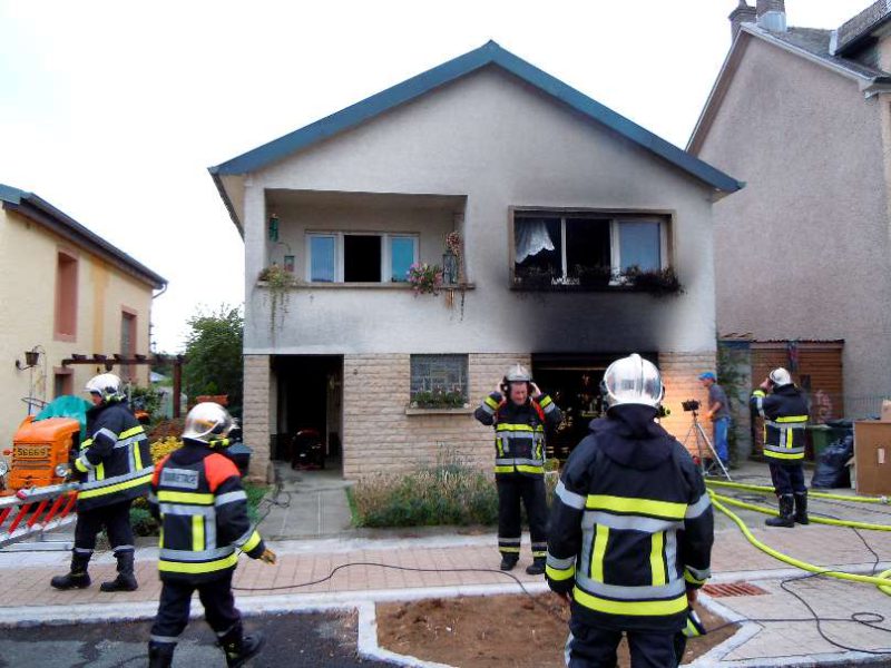 Niederkerschen: Einfamilienhaus in Flammen