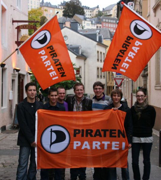 Le « Piratepartei » se réjouit mais reste méfiant