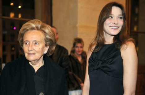 Bernadette Chirac ne tarit pas d’éloge pour Carla Bruni